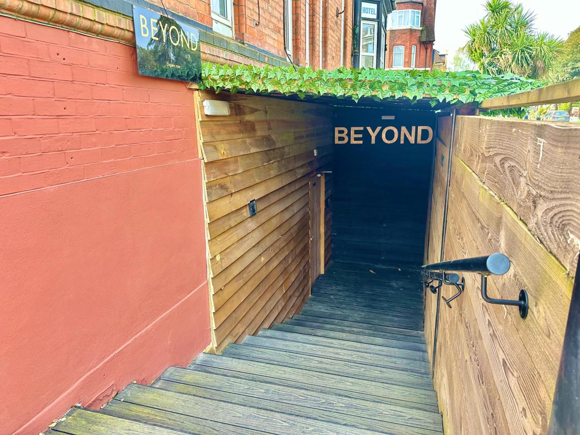 Beyond - Romantic Basement Apartment - Close To Beach - With Parking Bournemouth Exteriér fotografie